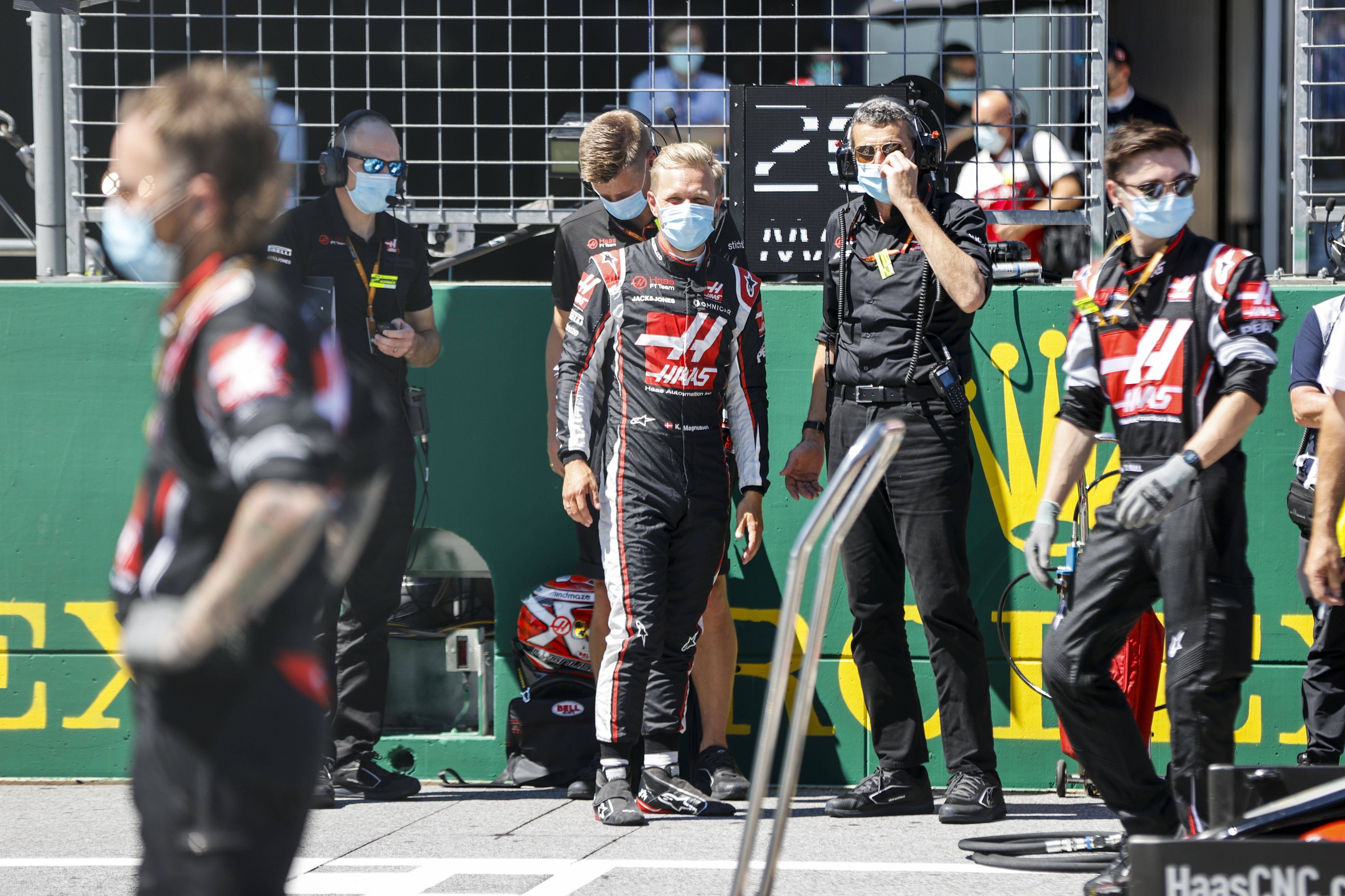 Kevin Magnussen and Guenther Steiner