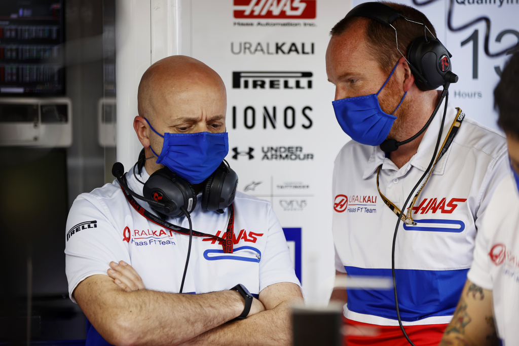 Simone Resta speaks to Uralkali Haas F1 Team's Chief Mechanic, Matt Scott.