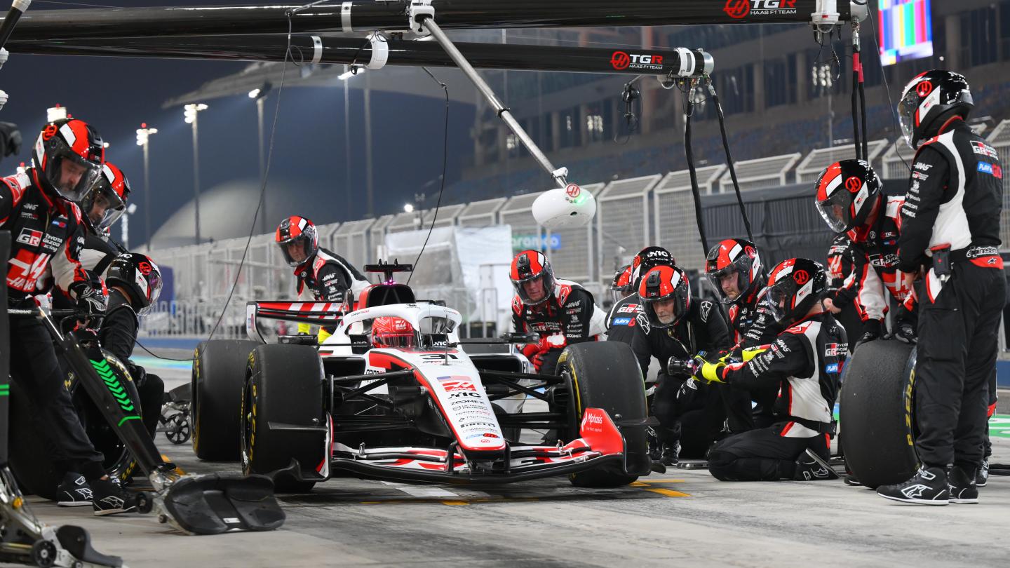 Haas F1 Team Mechanics 
